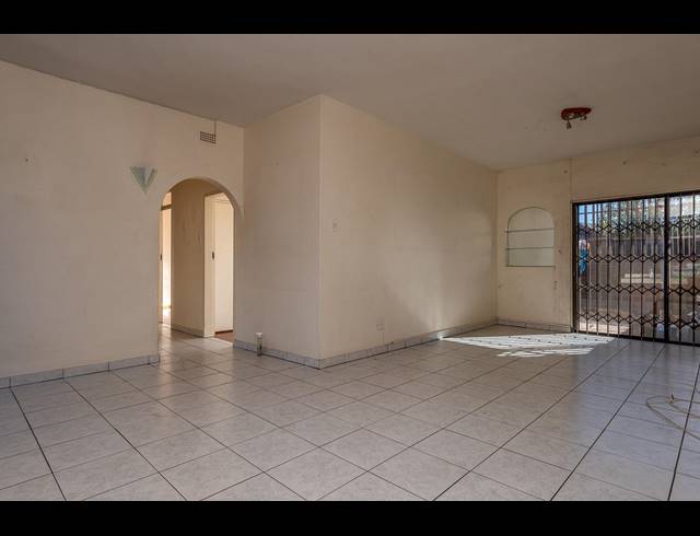 12 BEDROOM APARTMENT BLOCK FOR SALE IN ROSETTENVILLE